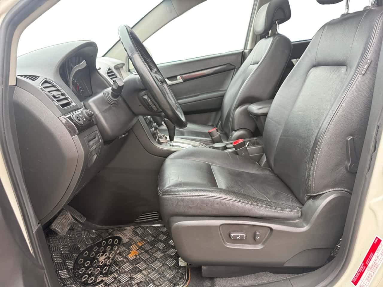 Chevrolet Captiva 2.2 VCDI 16V LTZ 7 Plazas AWD Auto — foto 10 de 18