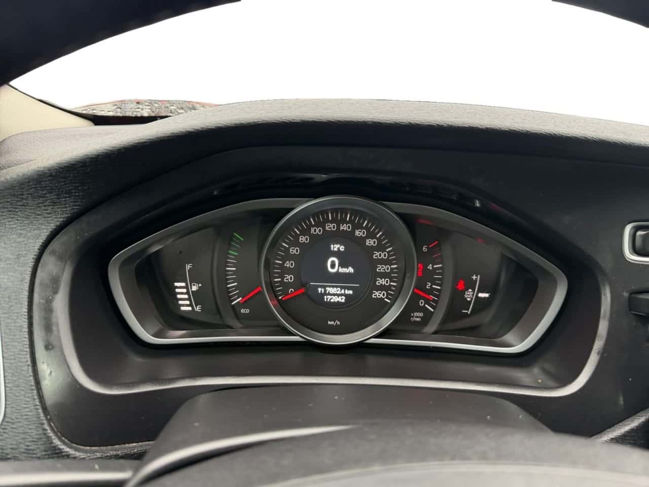 Volvo V40 Cross Country 2.0 D2 Cross Country — foto 14 de 25