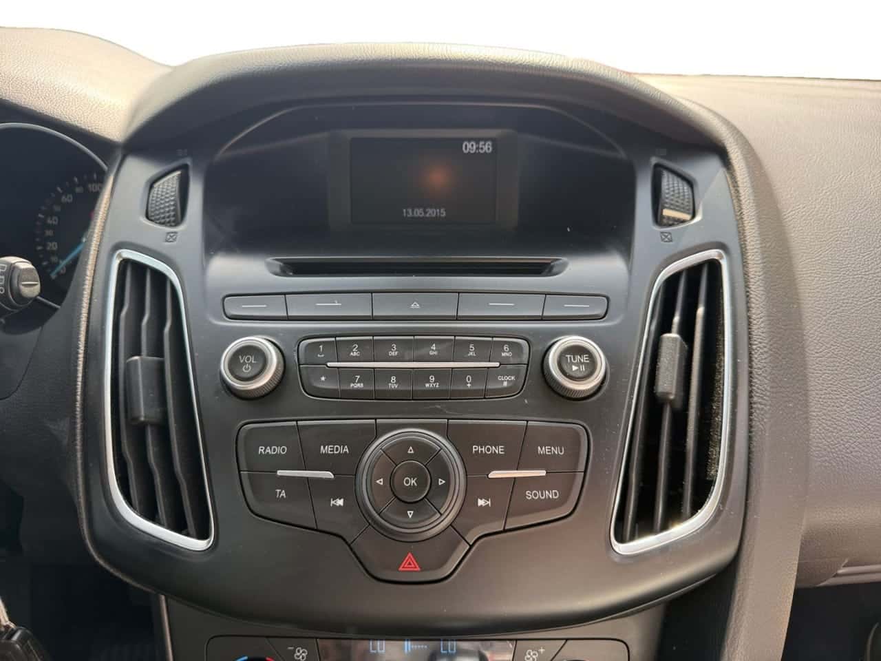 Ford Focus 1.6 Ti-VCT 125 CV PowerShift Trend — foto 20 de 24