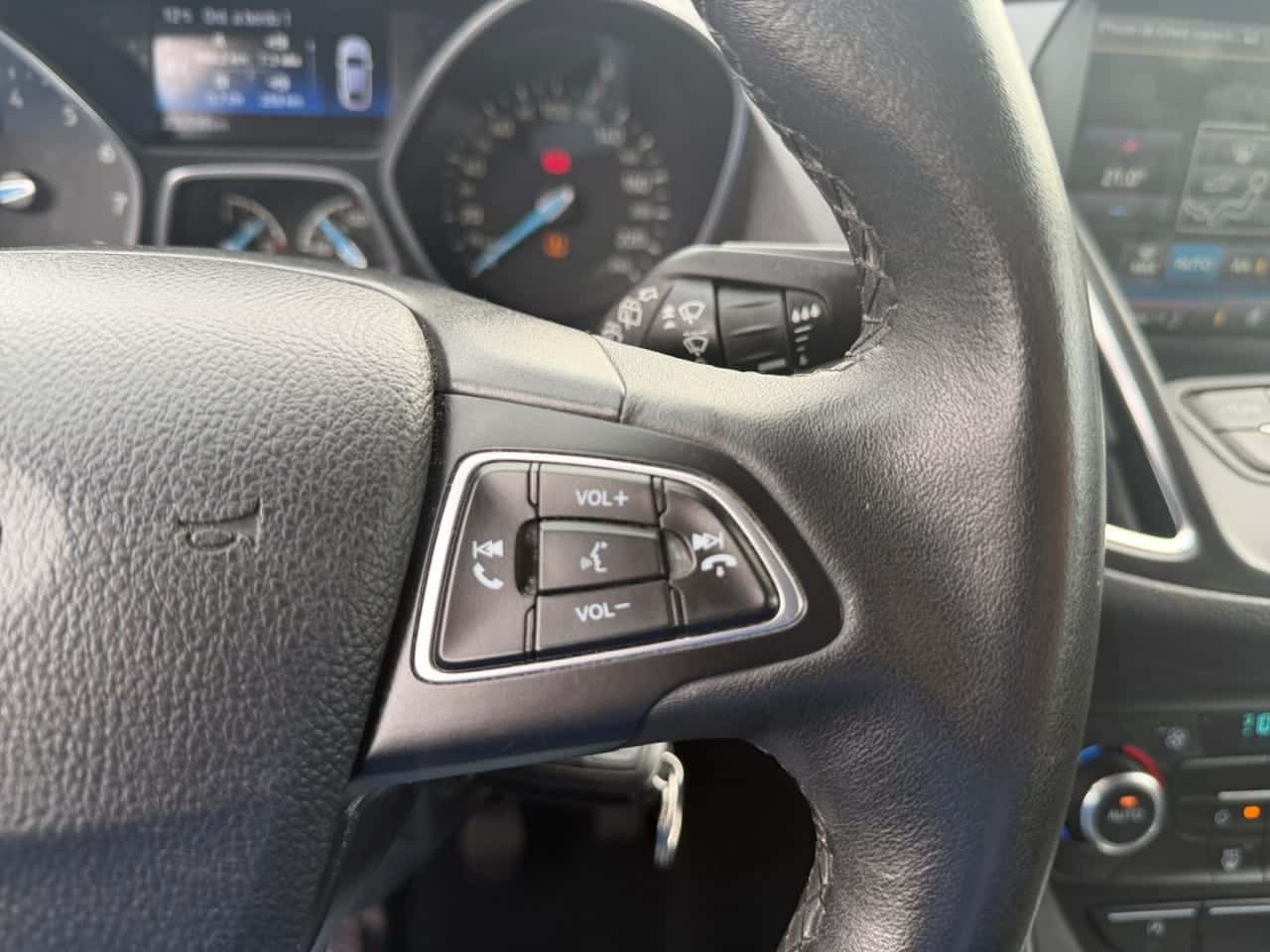 Ford C-Max 1.0 EcoBoost 125 CV Titanium — foto 22 de 26