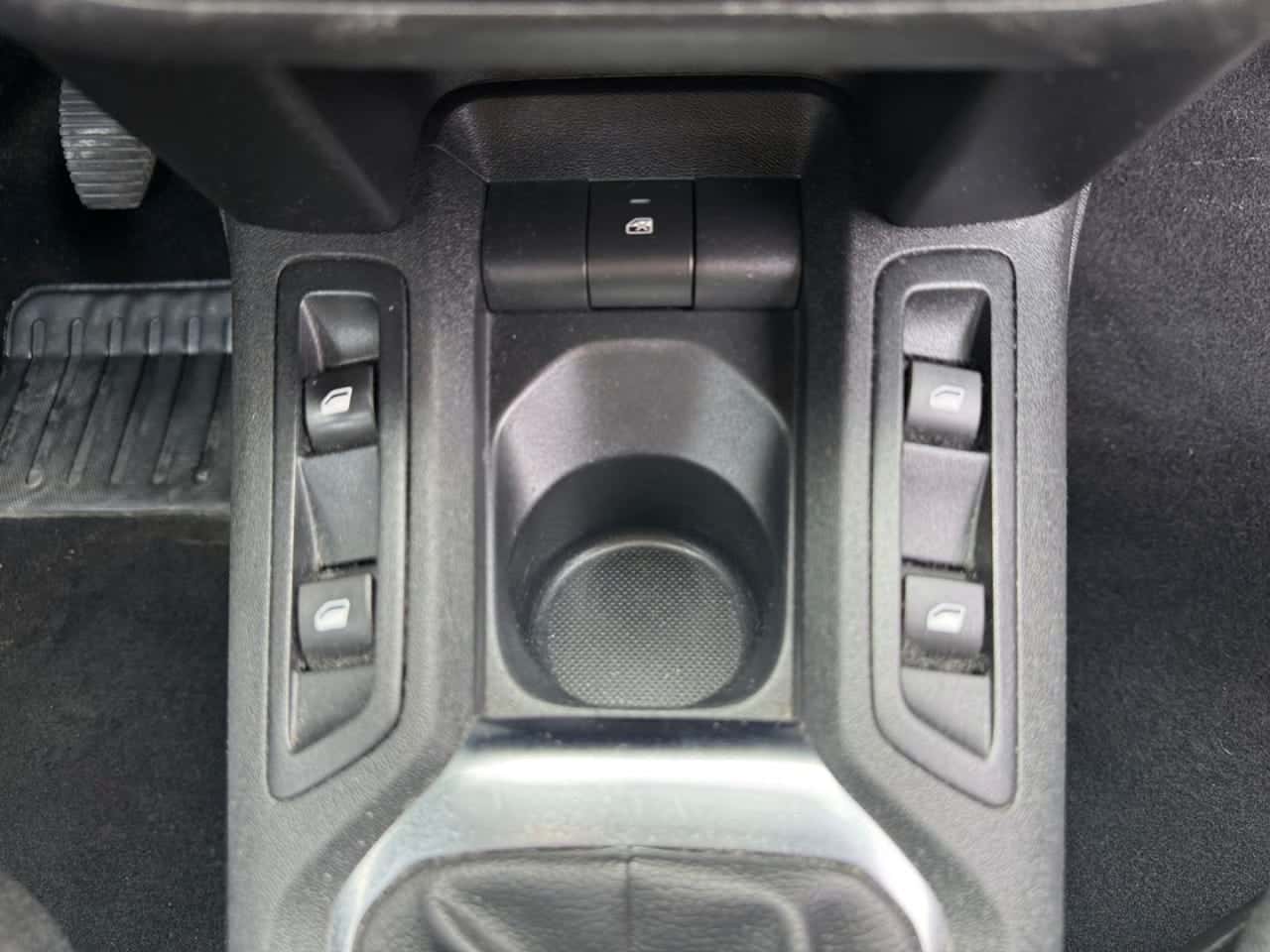 Citroën C-Elysée BlueHDi 73 kW 100 CV Shine — foto 18 de 20