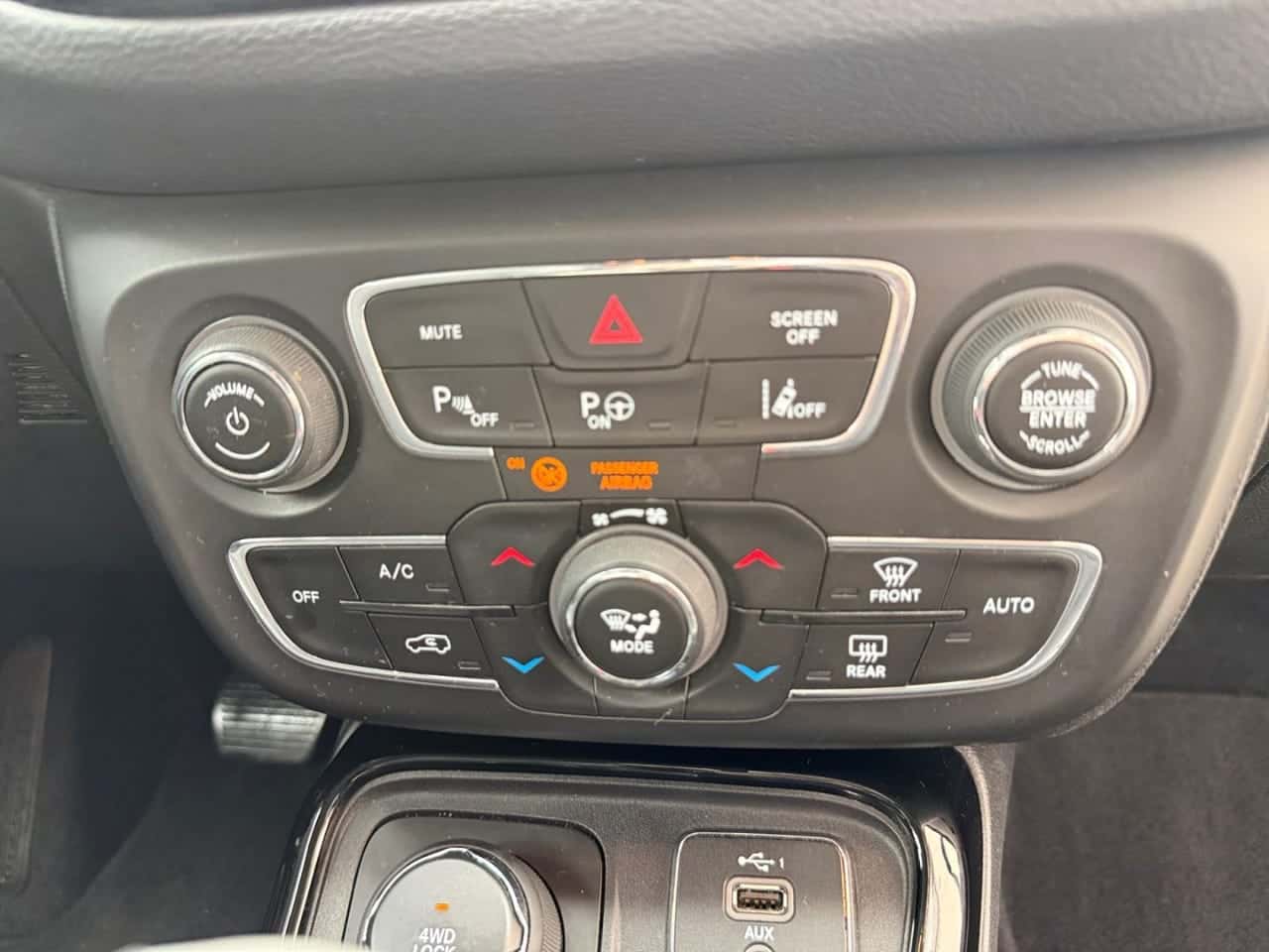 Jeep Compass 2.0 Mjet 103 kW Limited 4x4 Atx — foto 21 de 29