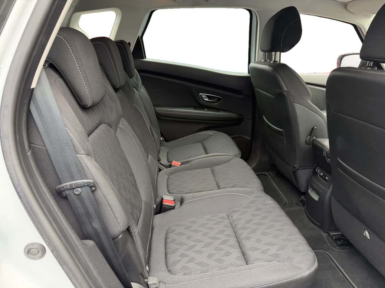 Renault Scénic Limited Blue dCi 88 kW 120 CV — foto 15 de 22