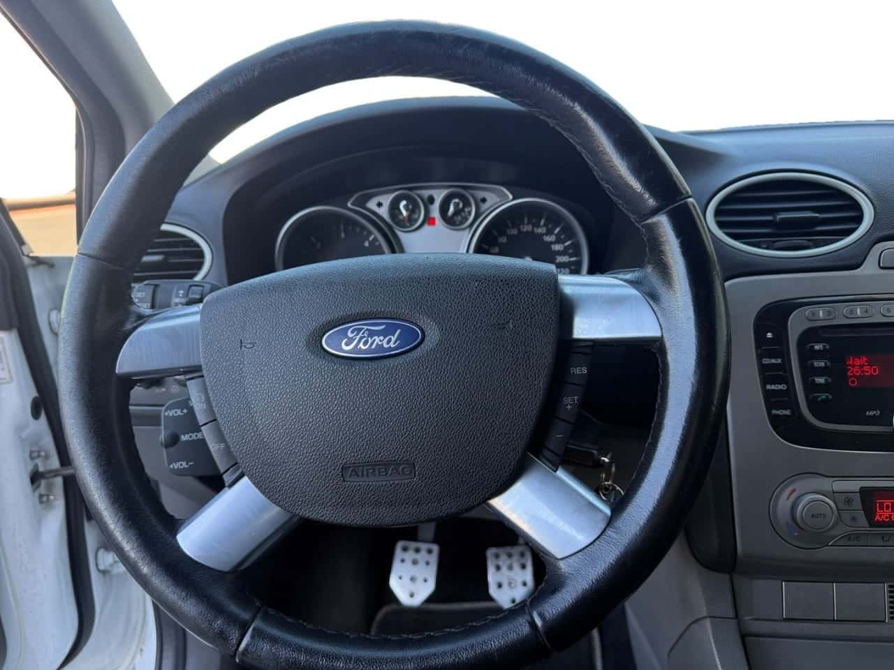 Ford Focus 1.8 TDCi Trend — foto 13 de 21