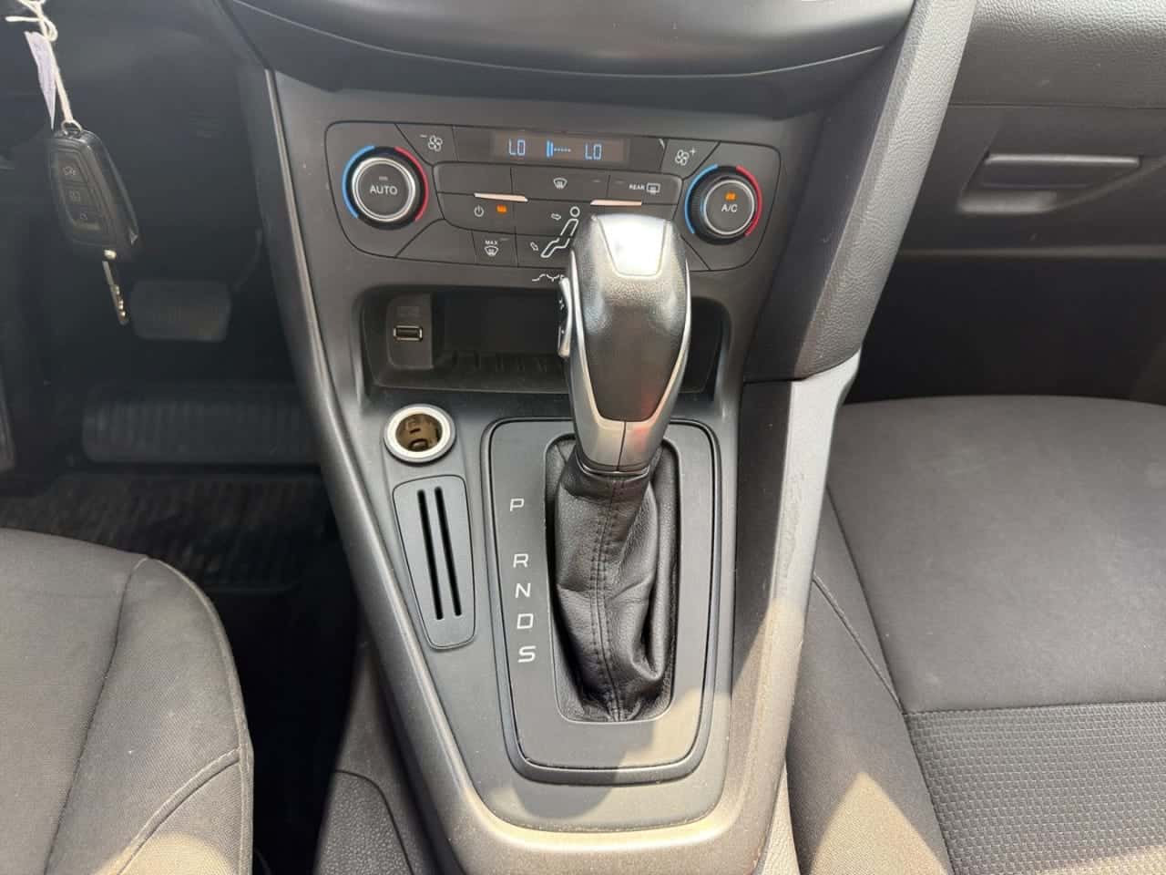 Ford Focus 1.6 Ti-VCT 125 CV PowerShift Trend — foto 15 de 24