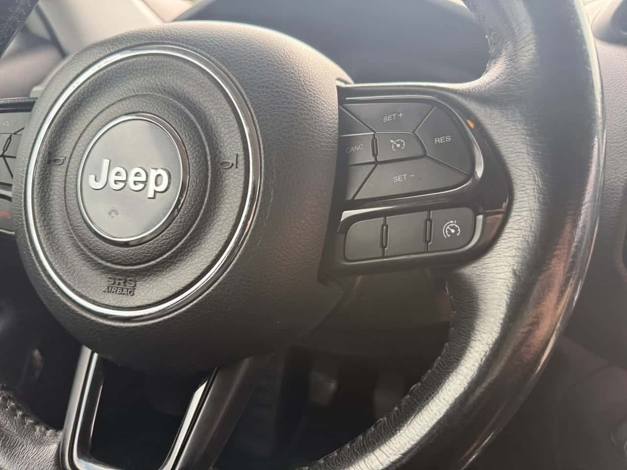 Jeep Renegade 2.0 Mjet 103 kW 140 CV Night Eagle 4x4 — foto 23 de 27