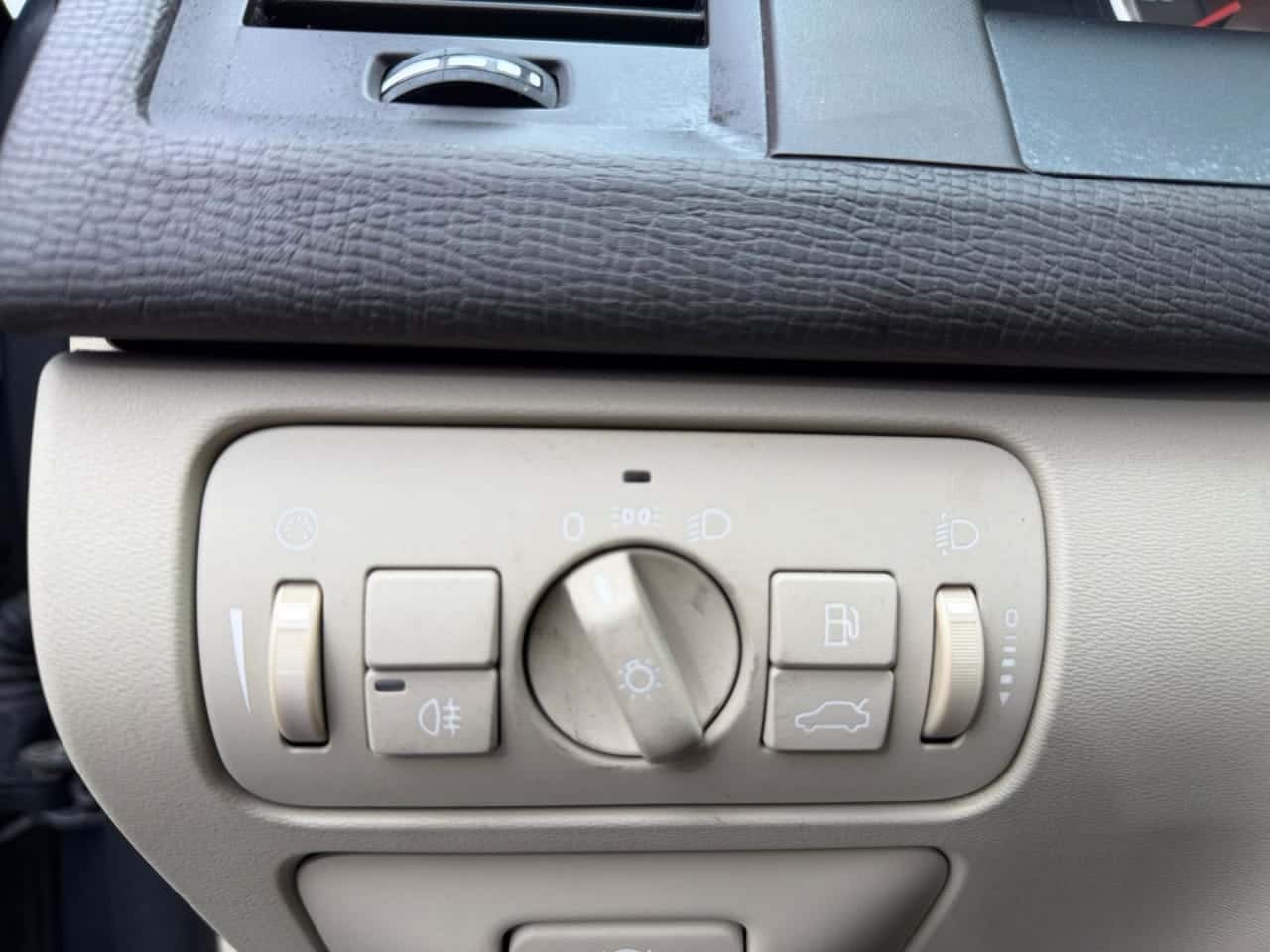 Volvo XC60 2.0 D3 Momentum — foto 24 de 27