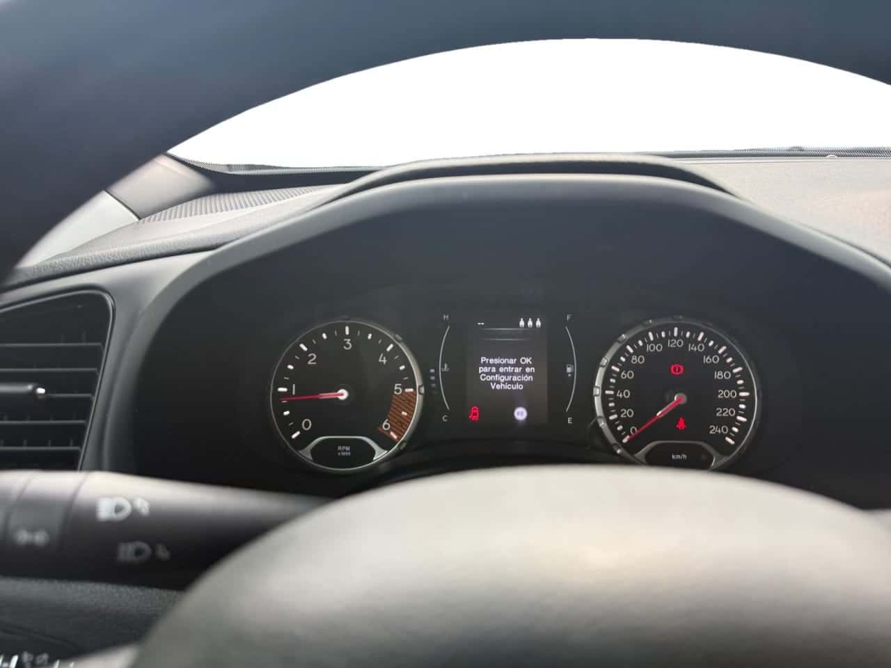 Jeep Renegade 2.0 Mjet 103 kW 140 CV Night Eagle 4x4 — foto 14 de 27