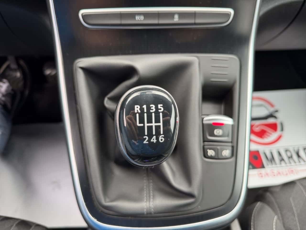 Renault Scénic Limited Blue dCi 88 kW 120 CV — foto 19 de 22