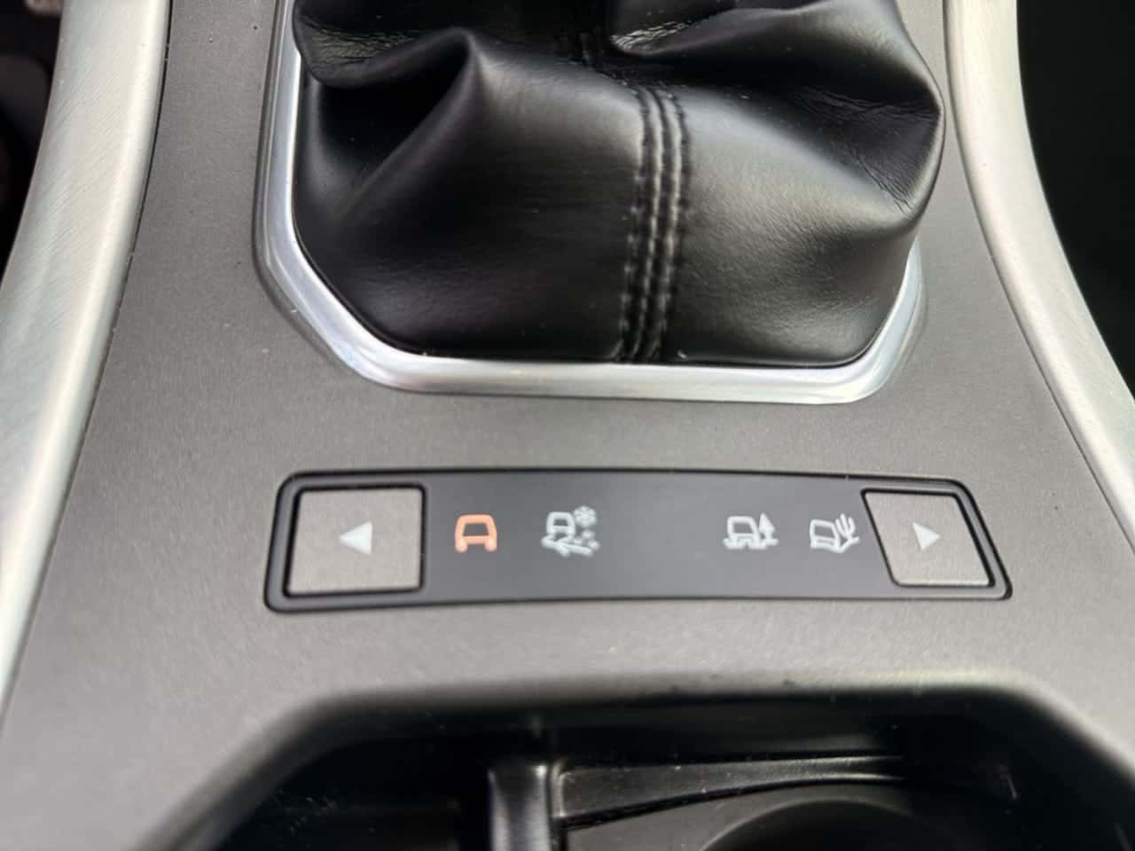 Land Rover Range Rover Evoque 2.0L eD4 Diesel 110 kW 4x2 SE Dynamic — foto 24 de 24