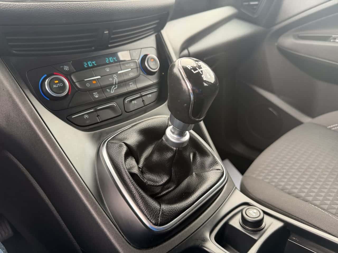 Ford C-Max 1.0 EcoBoost 125 CV Titanium — foto 15 de 26