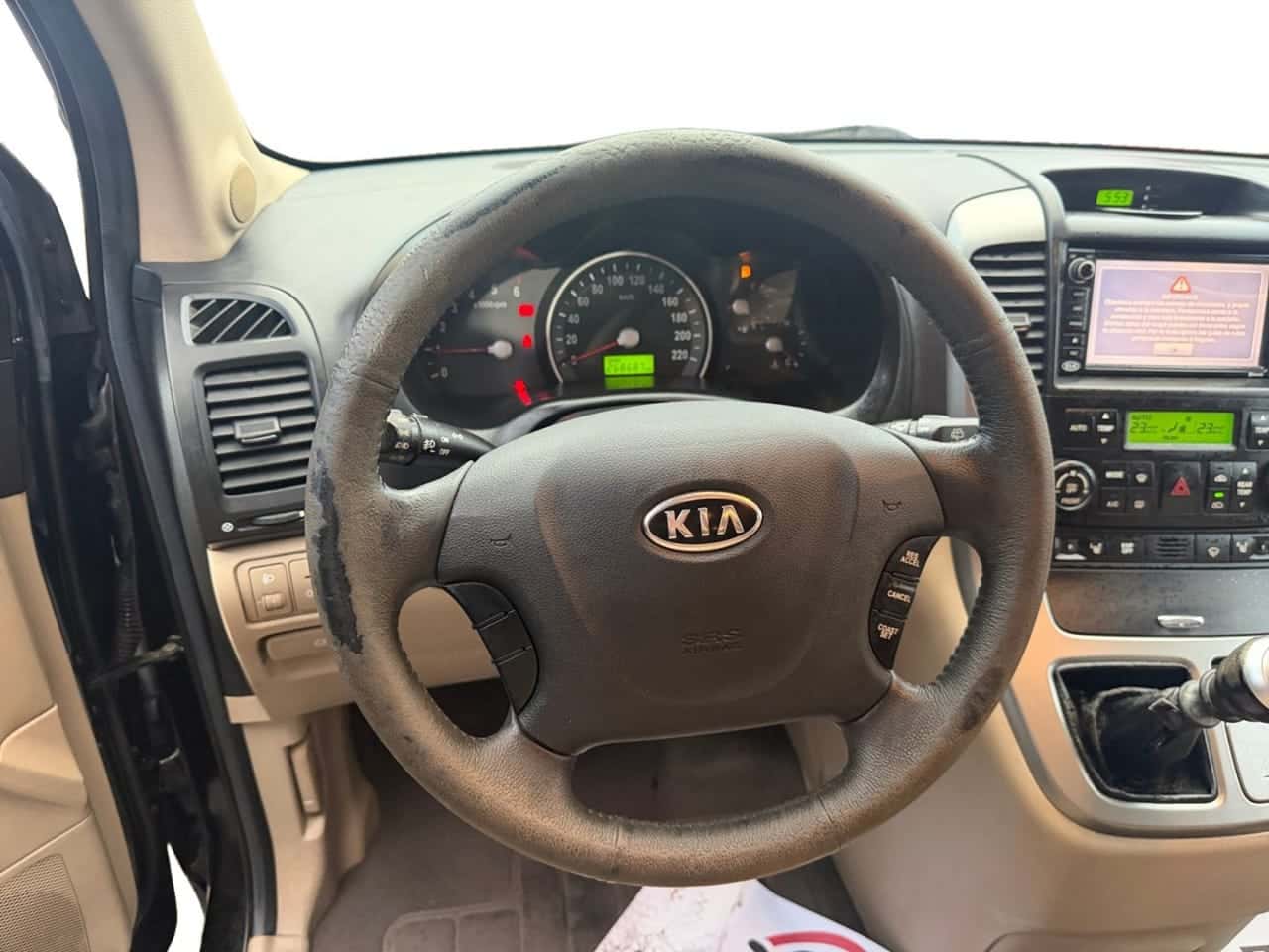 Kia Carnival 2.9 CRDi VGT Emotion — foto 12 de 18