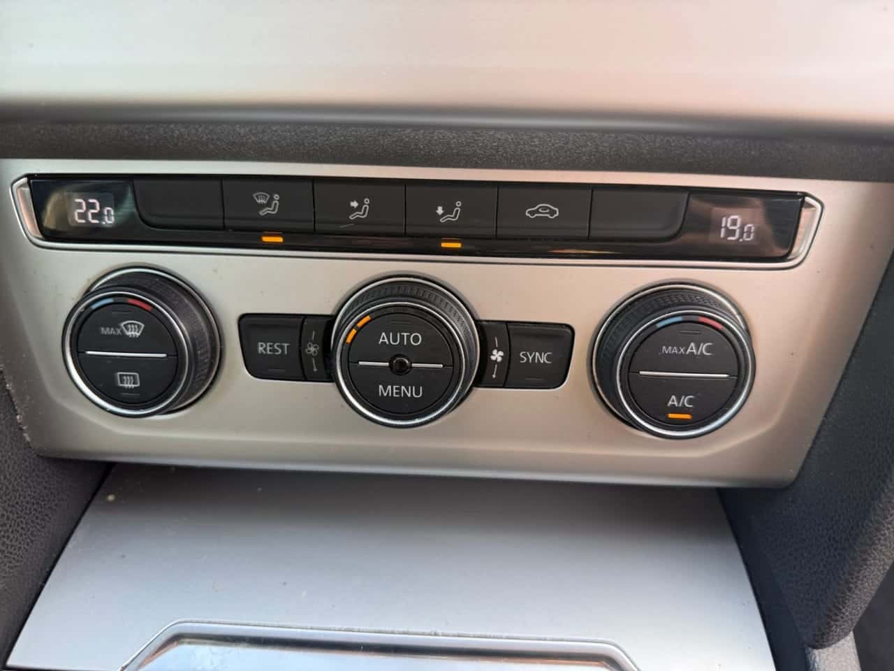Volkswagen Passat Advance 2.0 TDI 110 kW 150 CV Variant — foto 19 de 23