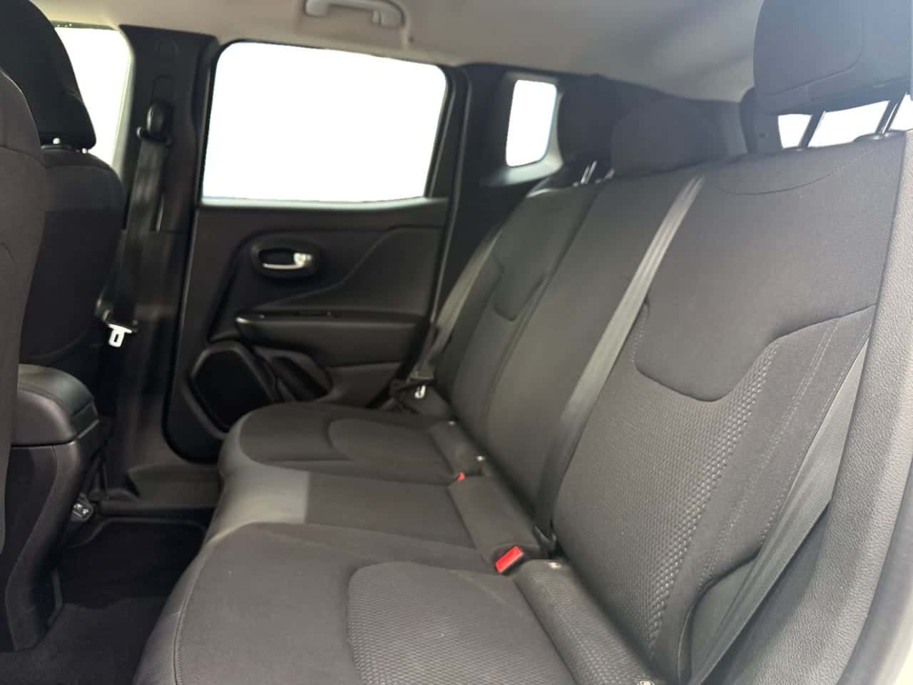 Jeep Renegade 2.0 Mjet 103 kW 140 CV Night Eagle 4x4 — foto 16 de 27