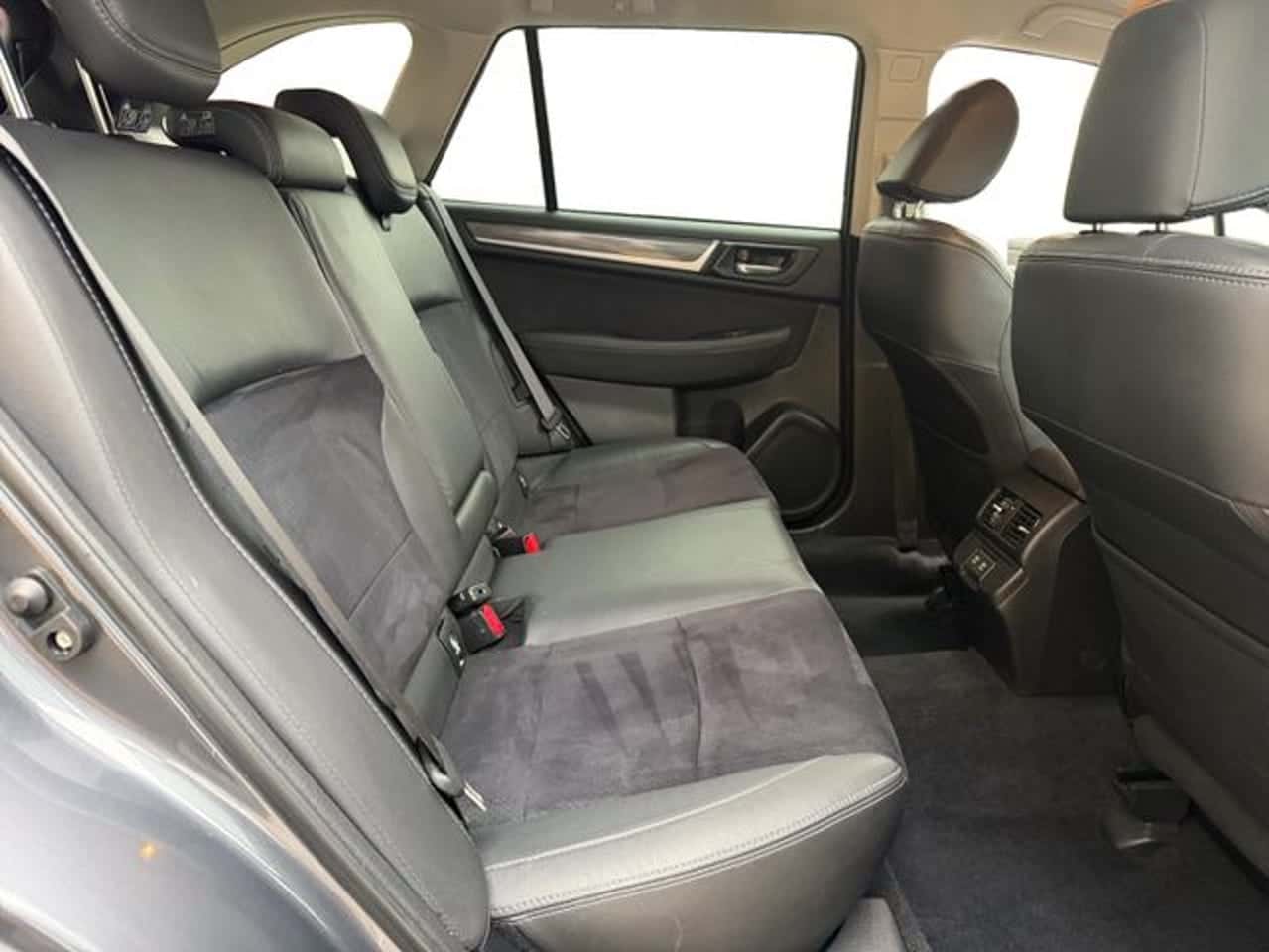 Subaru Outback 2.5i Executive Plus S CVT Lineartr. AWD — foto 16 de 24