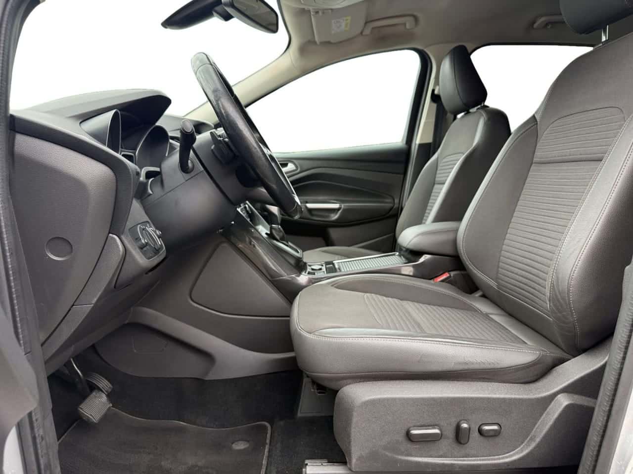 Ford Kuga 2.0 TDCi 110 kW 4x4 ASS Titanium Powers. — foto 10 de 25