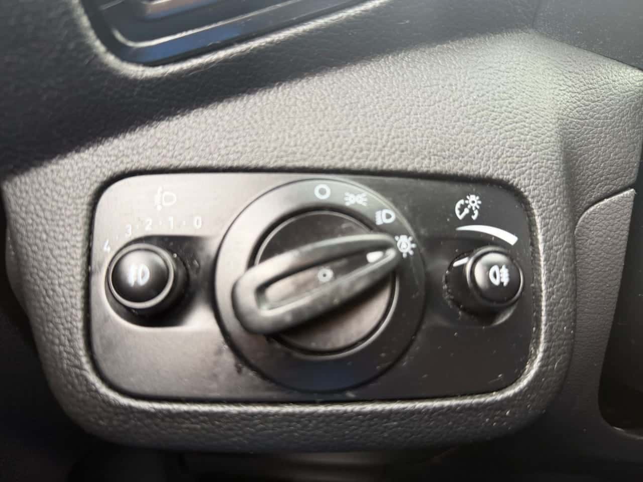 Ford C-Max 1.0 EcoBoost 125 CV Titanium — foto 24 de 26