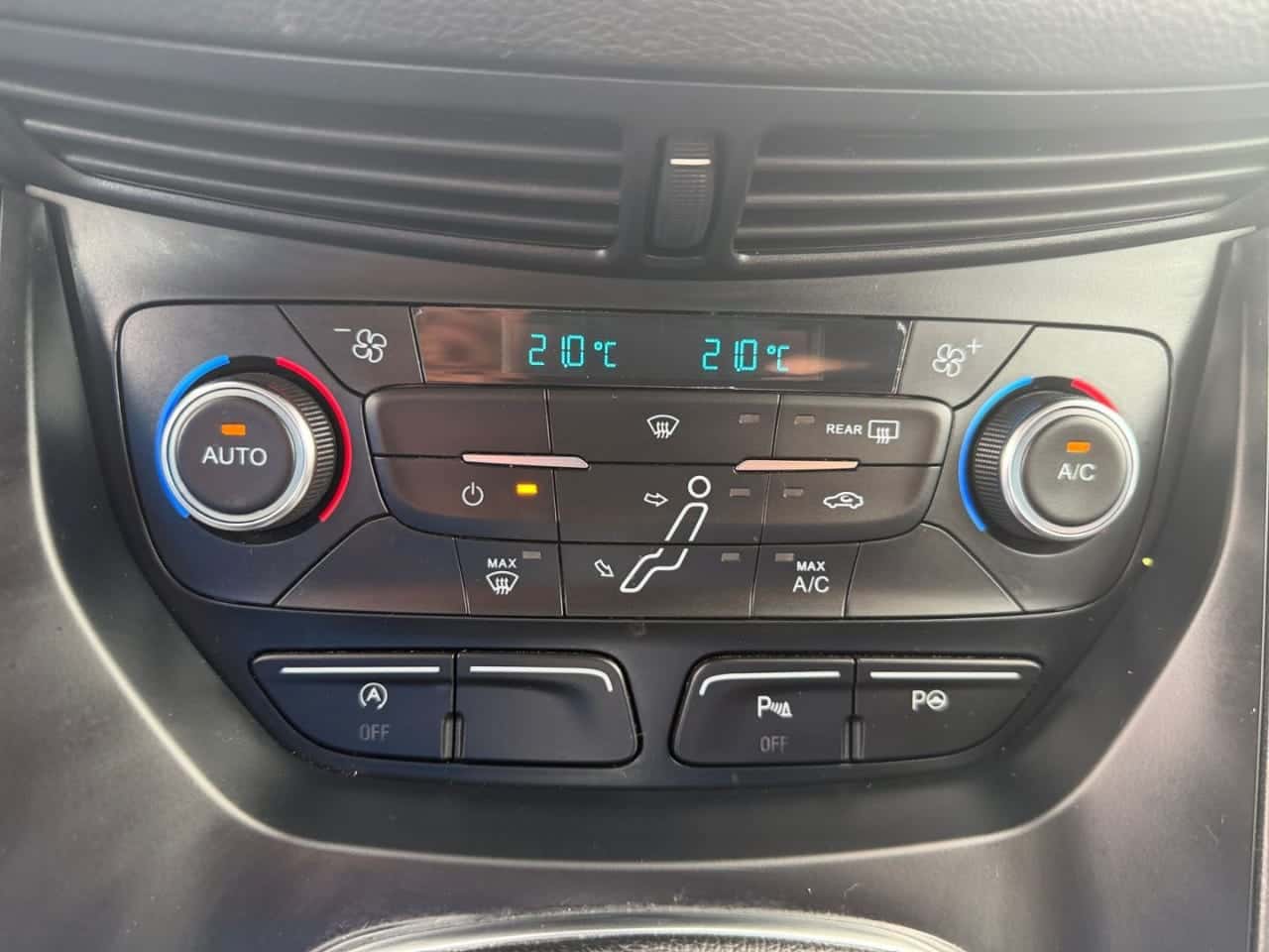 Ford C-Max 1.0 EcoBoost 125 CV Titanium — foto 21 de 26