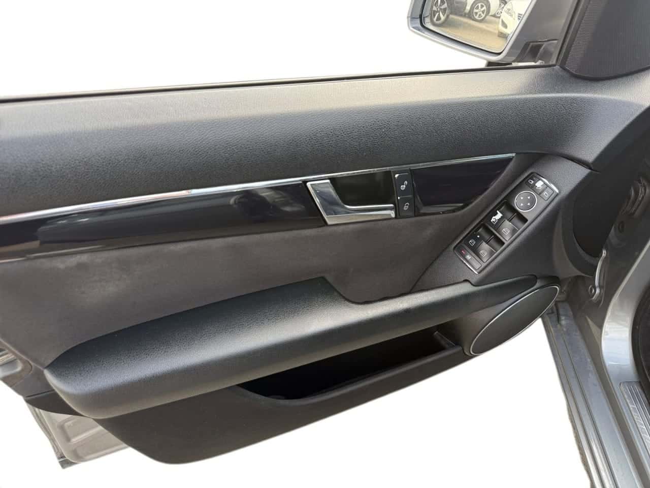 Mercedes-Benz Clase C C 200 CDI Be Blue Efficiency — foto 11 de 24