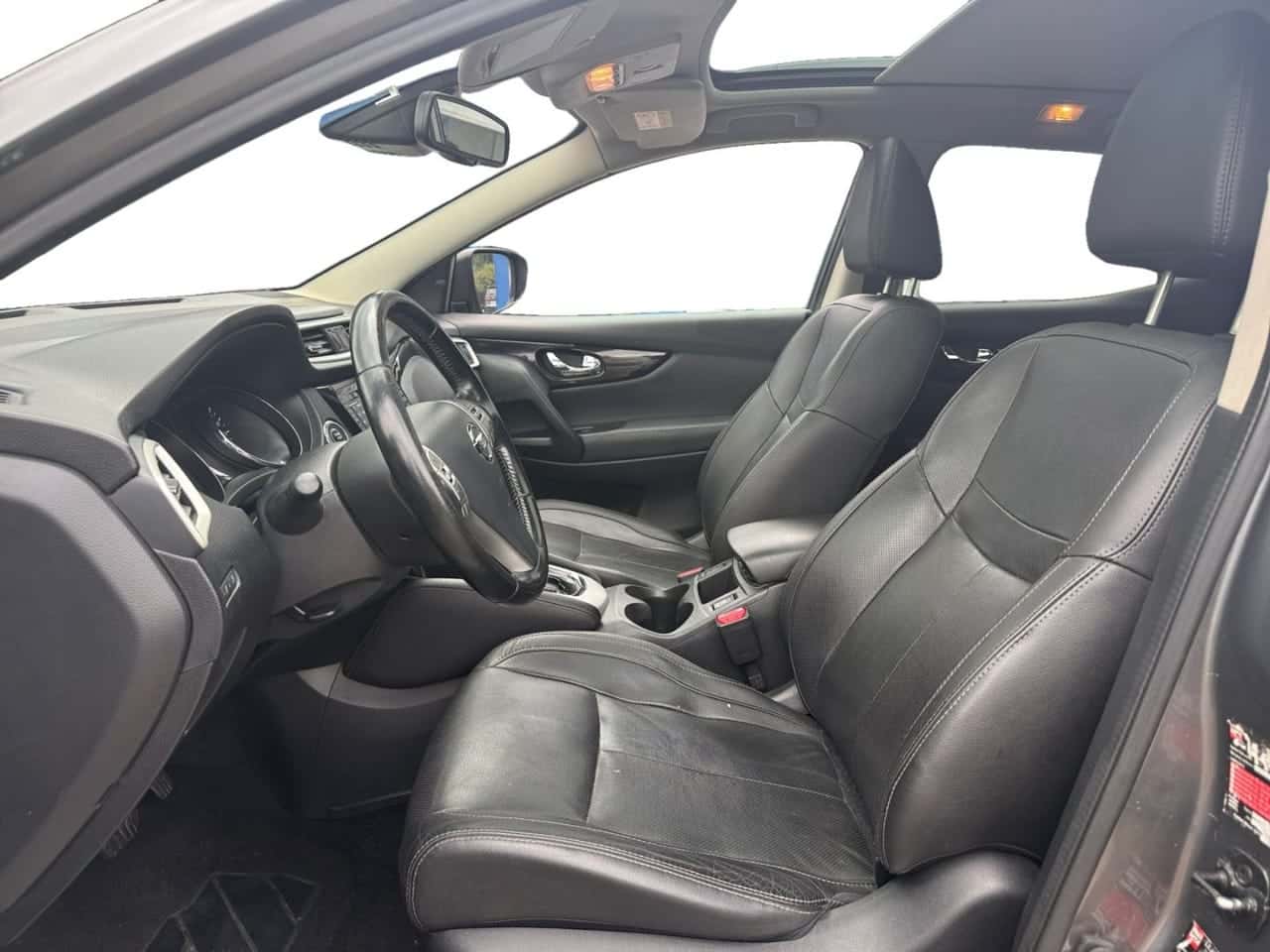 Nissan Qashqai 1.5 dCi SS Tekna 4x2 Piel Negra — foto 10 de 26