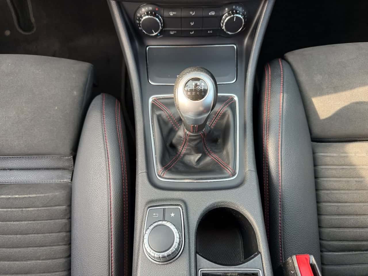 Mercedes-Benz Clase CLA CLA 180 Shooting Brake — foto 16 de 25