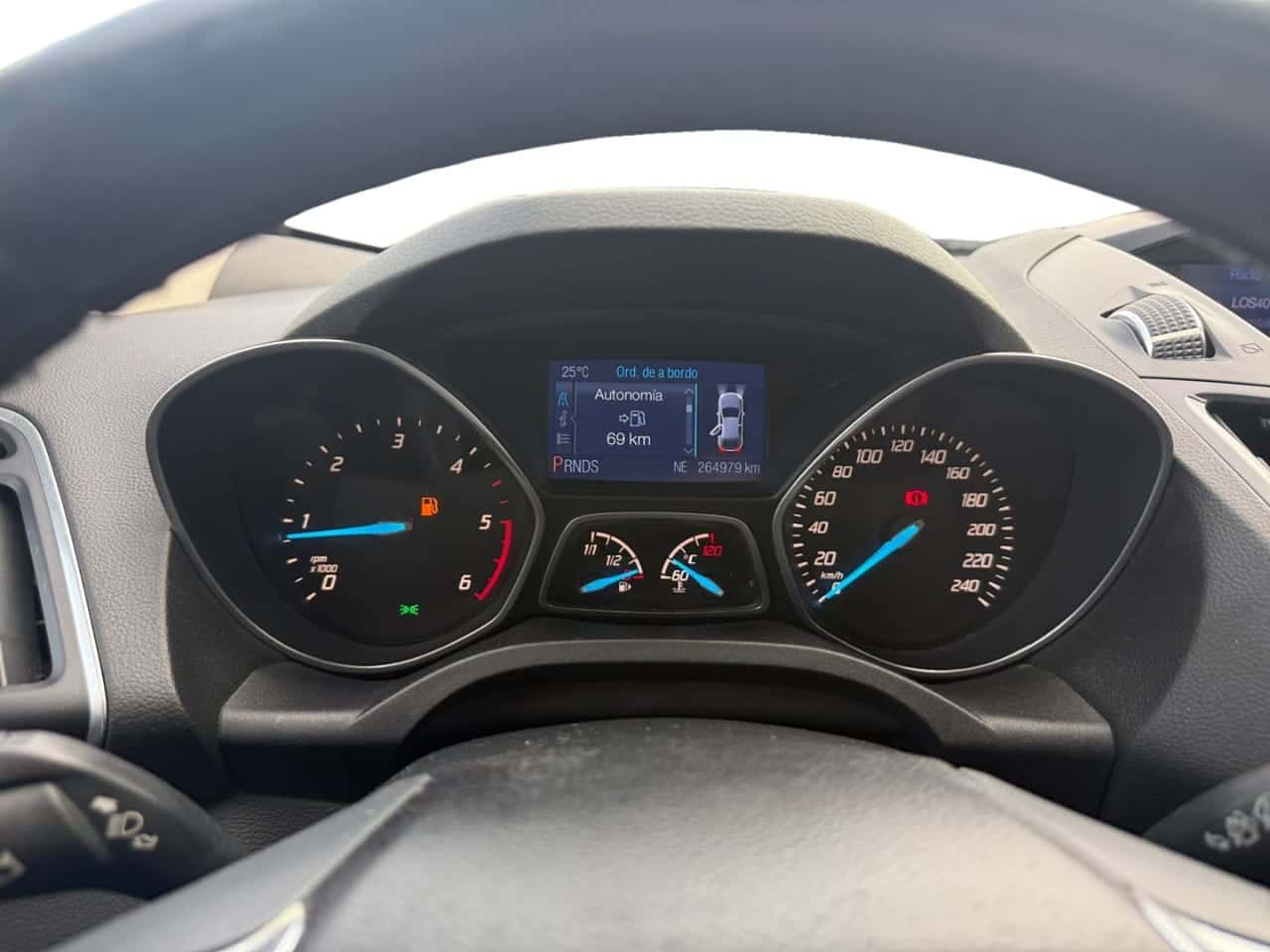 Ford Kuga 2.0 TDCi 140 4x4 Titanium PowerShift — foto 15 de 24