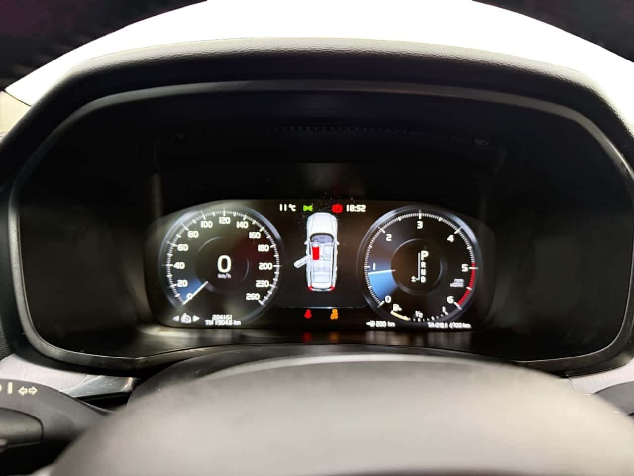 Volvo V60 2.0 D3 Summum Auto — foto 14 de 23