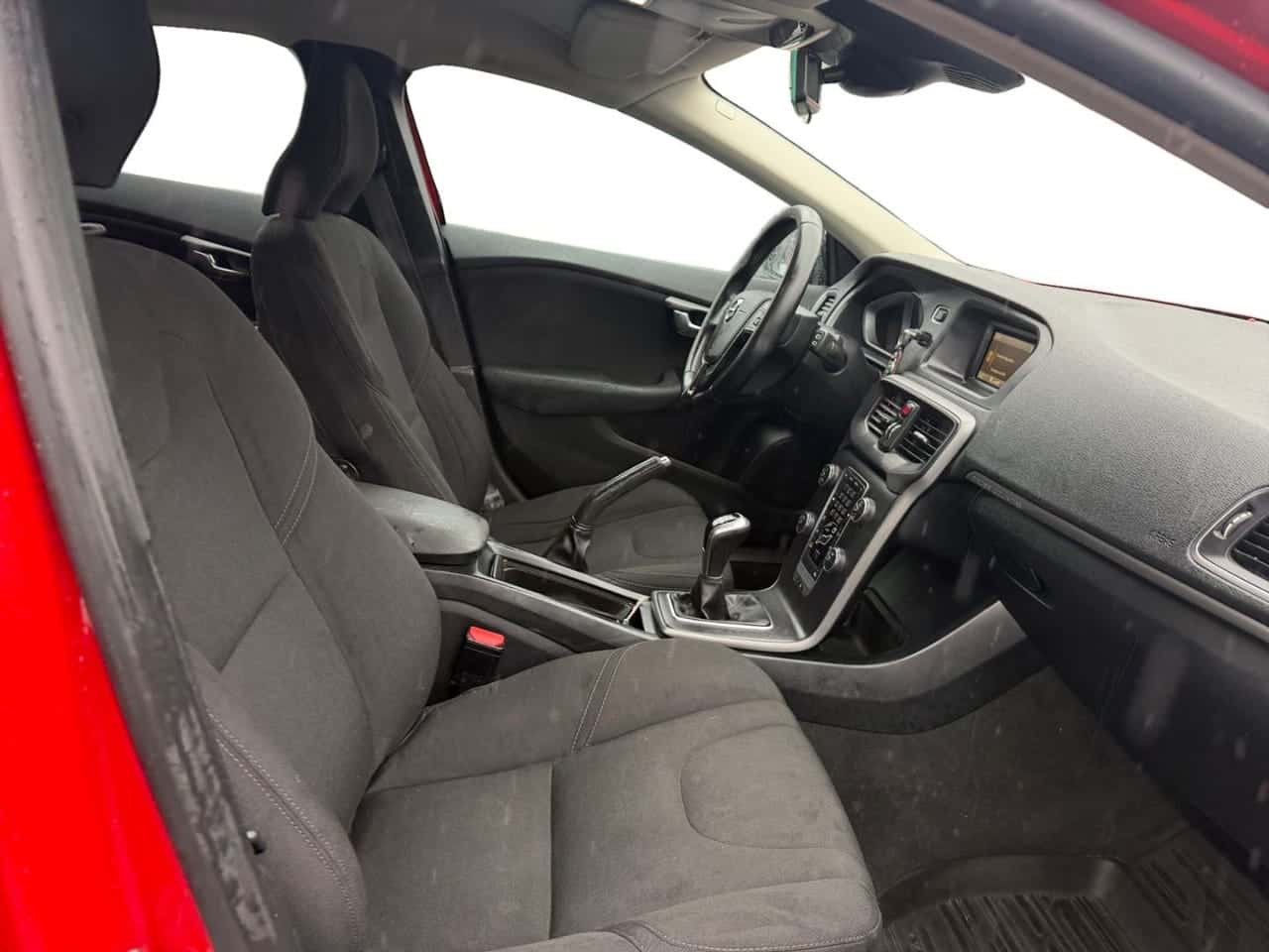 Volvo V40 Cross Country 2.0 D2 Cross Country — foto 17 de 25