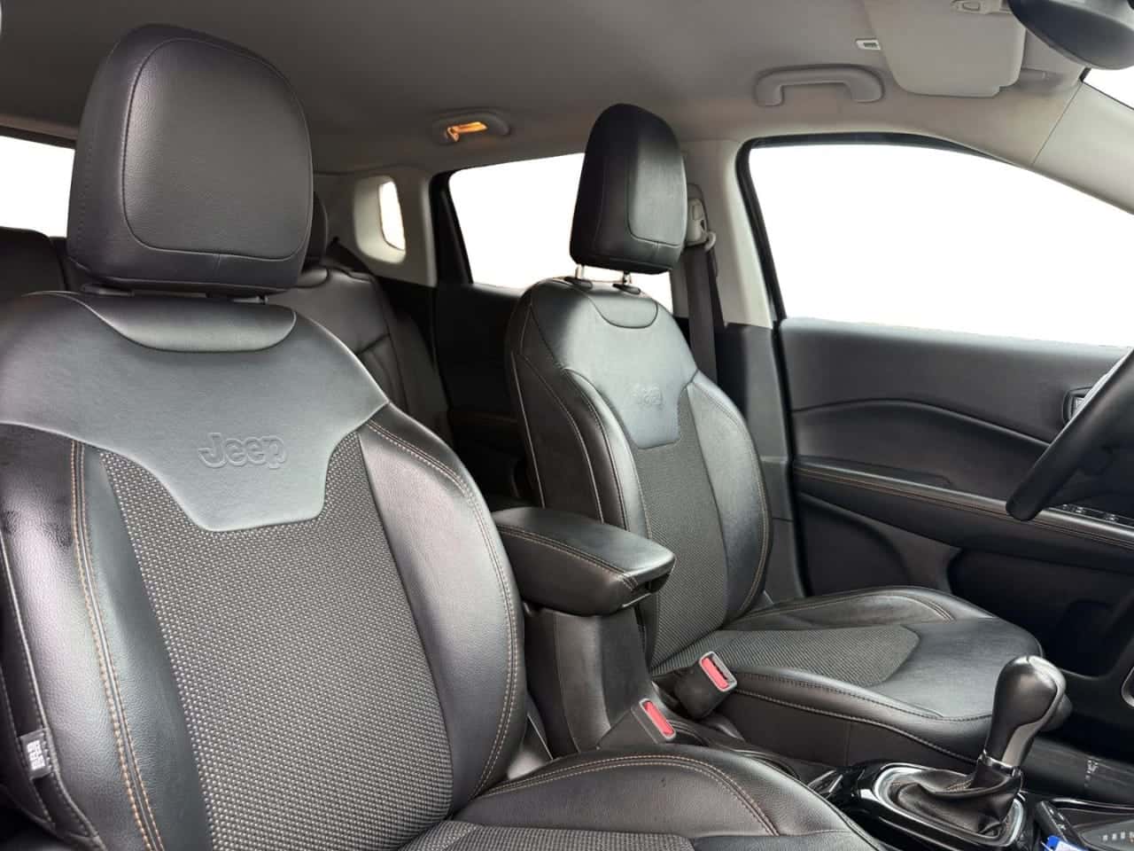 Jeep Compass 2.0 Mjet 103 kW Limited 4x4 Atx — foto 19 de 29