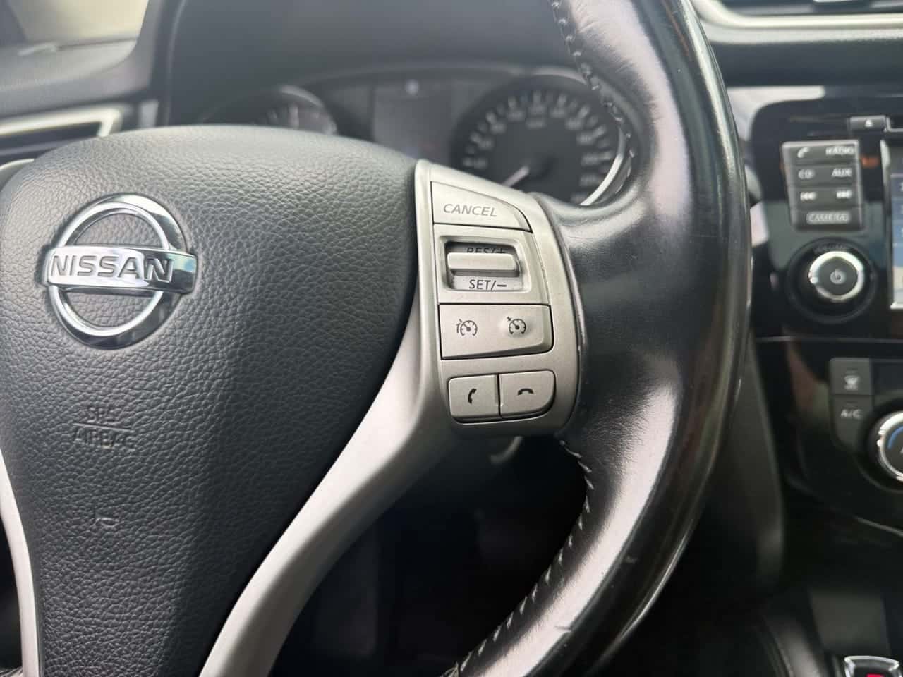 Nissan Qashqai 1.5 dCi SS Tekna 4x2 Piel Negra — foto 21 de 26