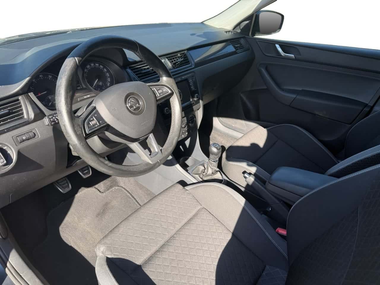 Skoda Spaceback 1.2 TSI 110 CV Ambition Spaceback — foto 10 de 24