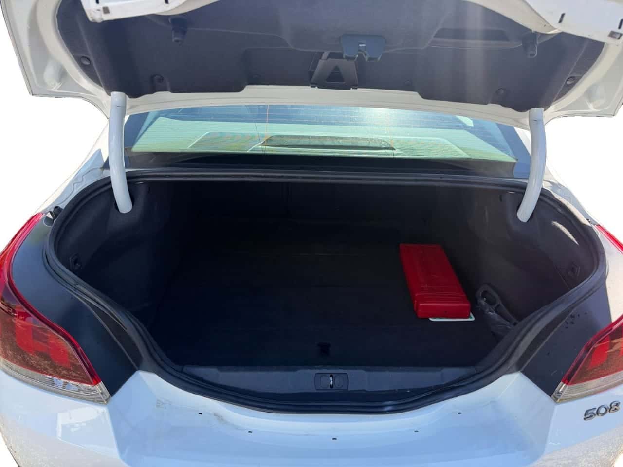 Peugeot 508 Allure 2.0 BlueHDi 110 kW 150 CV — foto 19 de 25
