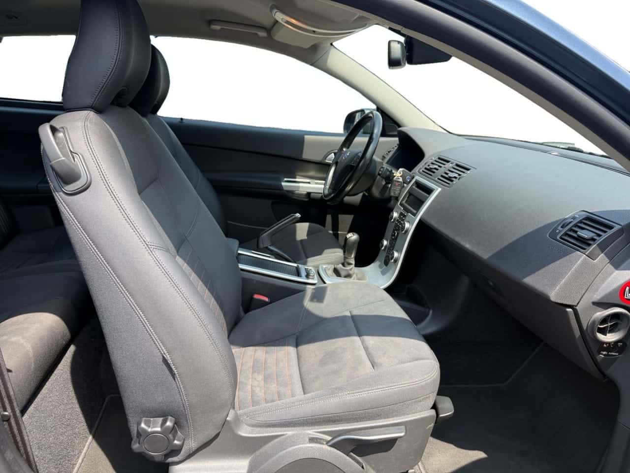 Volvo C30 1.6 DRIVe Momentum — foto 18 de 22