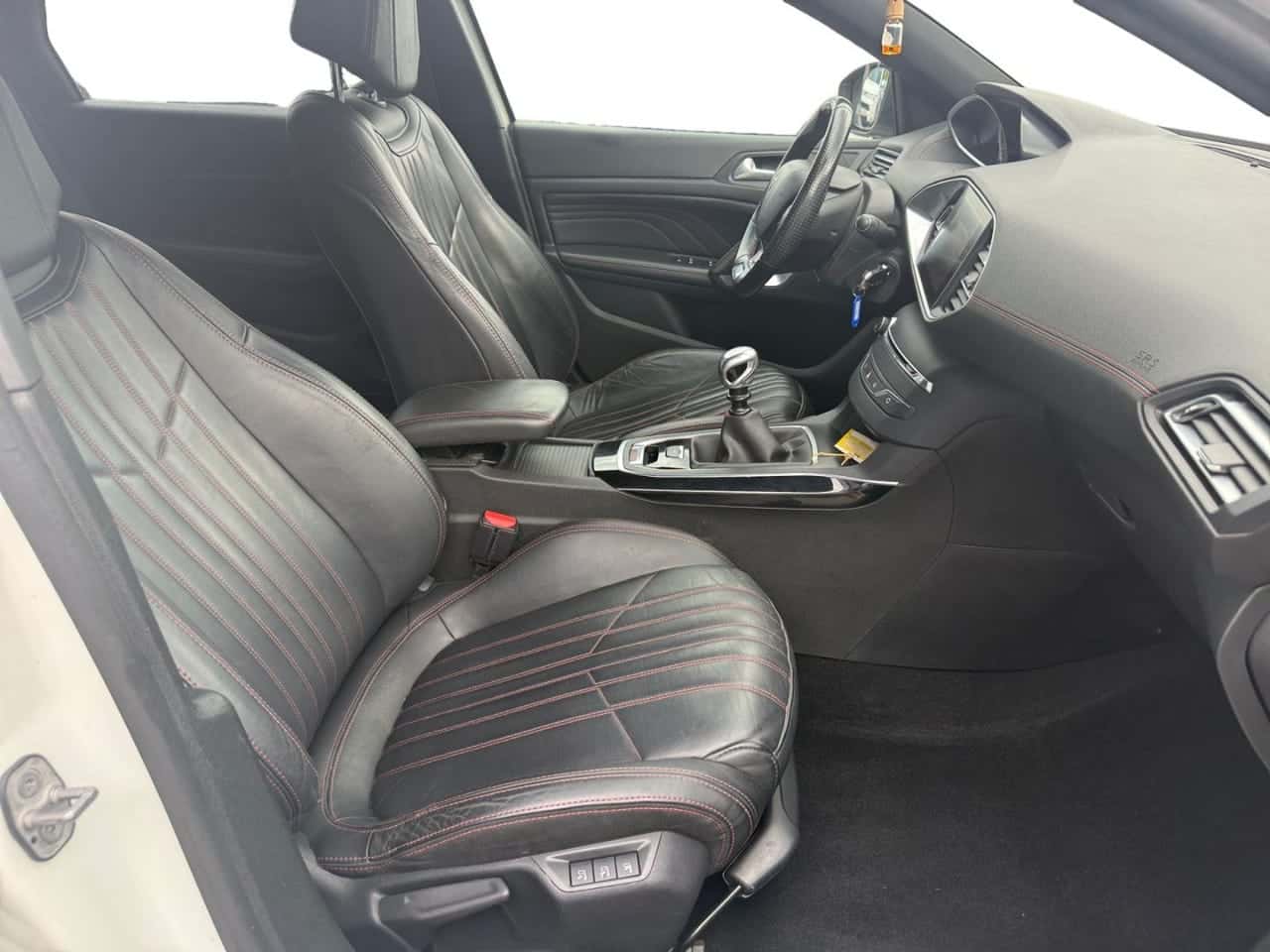 Peugeot 308 SW GT Line 2.0 BlueHDi 110 kW 150 CV — foto 17 de 24