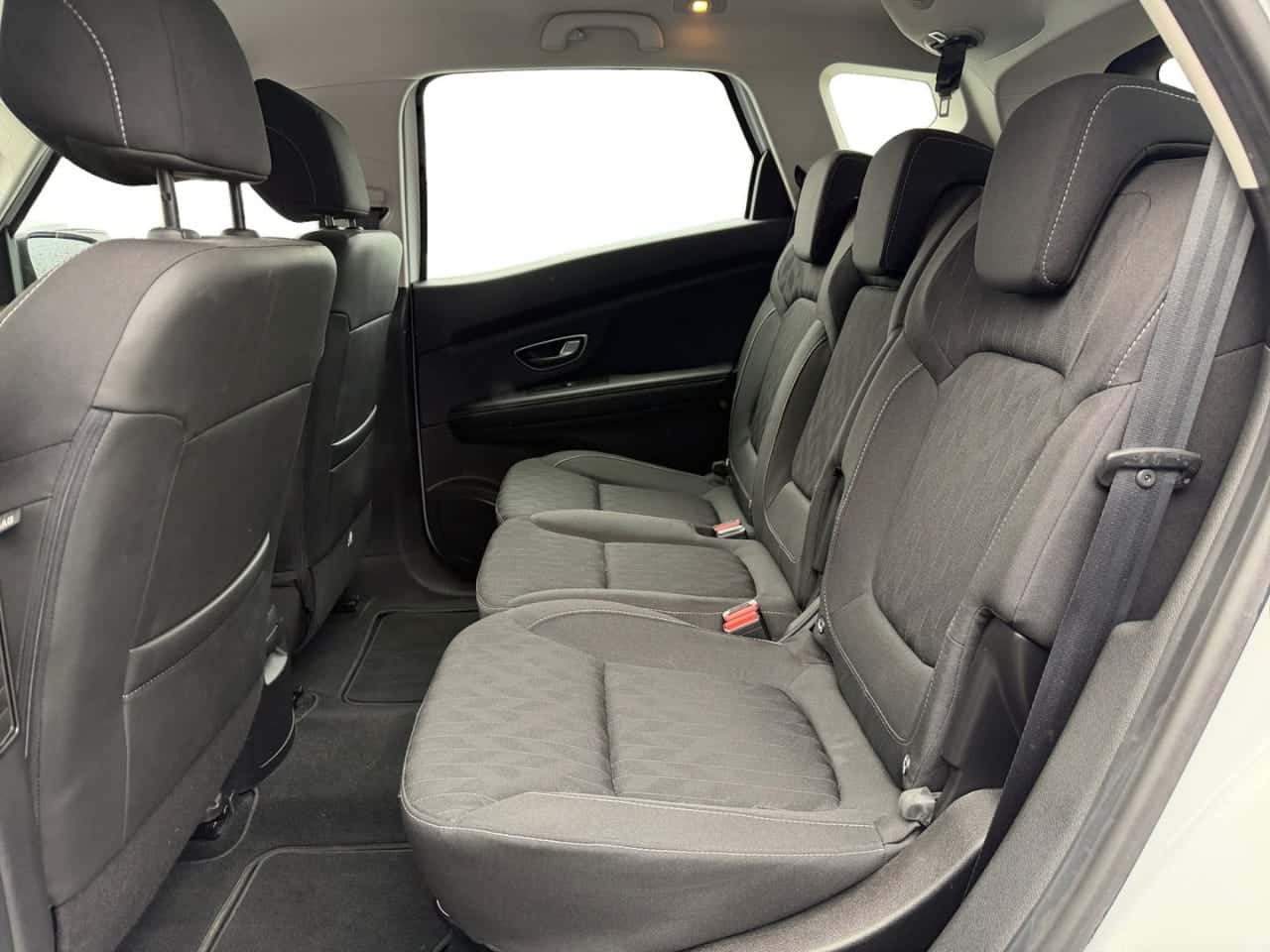 Renault Scénic Limited Blue dCi 88 kW 120 CV — foto 13 de 22