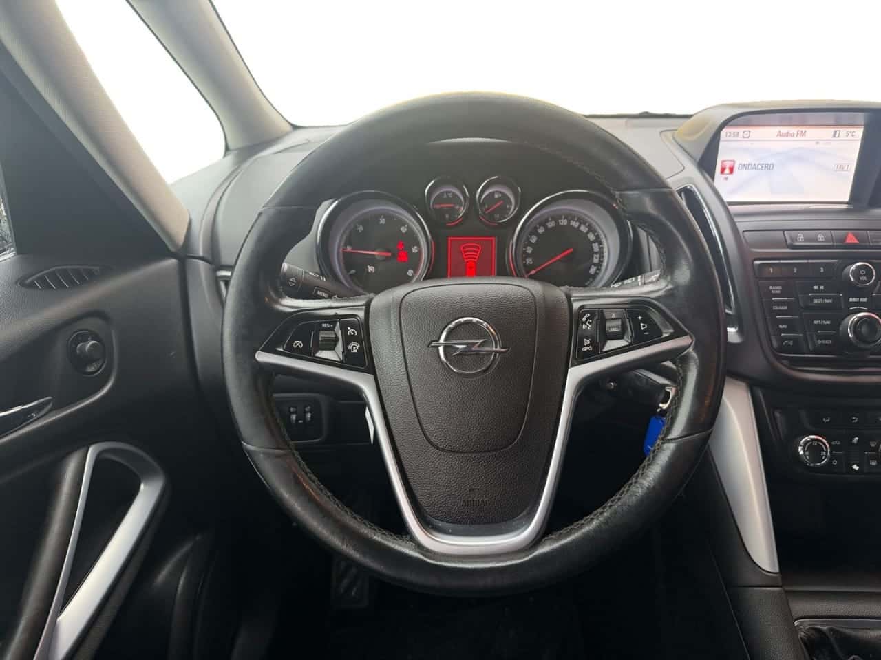 Opel Zafira Tourer 2.0 CDTi 130 CV SS Ecoflex Excellence — foto 10 de 19