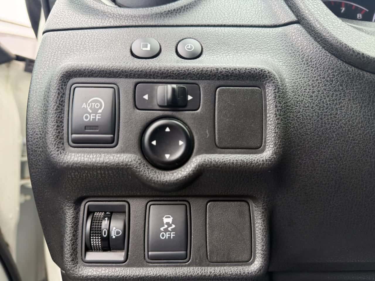 Nissan Note 5p. 1.2G 80 CV Acenta — foto 25 de 25