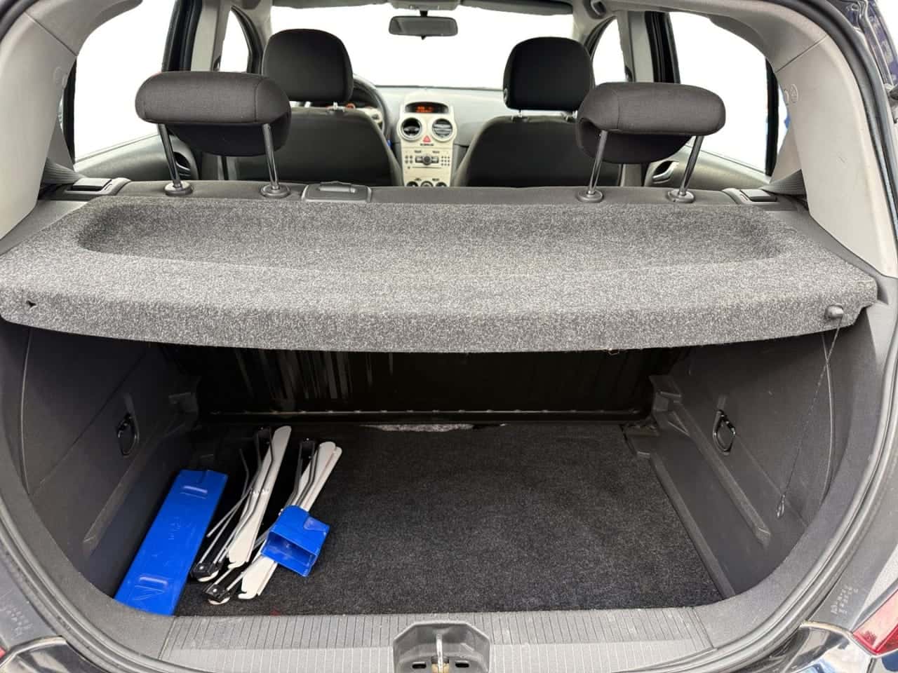 Opel Corsa Cosmo 1.2 — foto 19 de 22