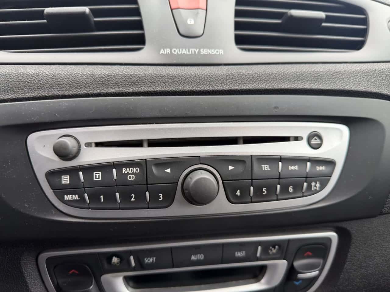 Renault Scénic Dynamique dCi 110 — foto 19 de 22