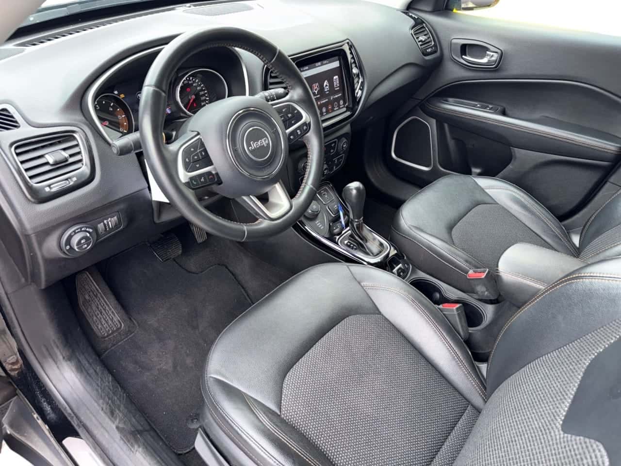 Jeep Compass 2.0 Mjet 103 kW Limited 4x4 Atx — foto 10 de 29