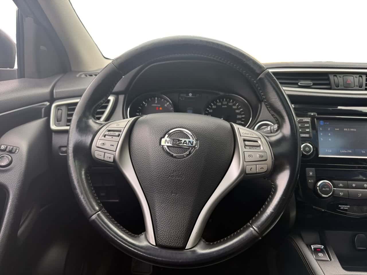 Nissan Qashqai 1.5 dCi SS Tekna 4x2 Piel Negra — foto 13 de 26
