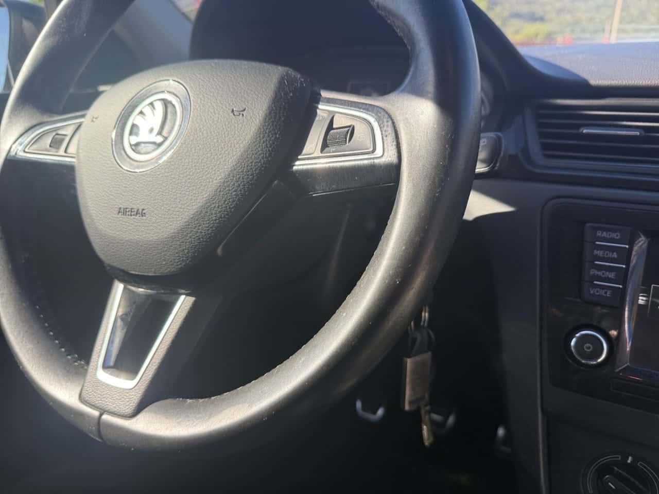 Skoda Spaceback 1.2 TSI 110 CV Ambition Spaceback — foto 21 de 24