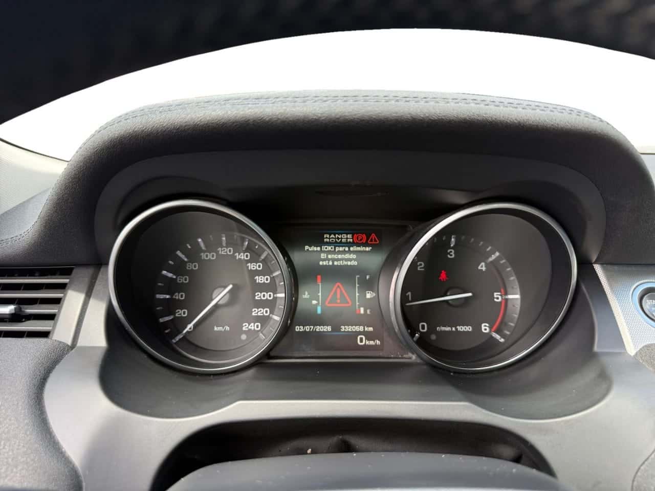 Land Rover Range Rover Evoque 2.2L SD4 190 CV 4x4 Prestige — foto 14 de 26