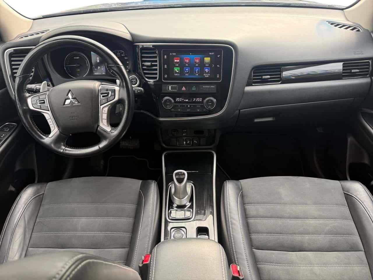 Mitsubishi Outlander 2.4 PHEV Kaiteki Auto 4WD — foto 12 de 29