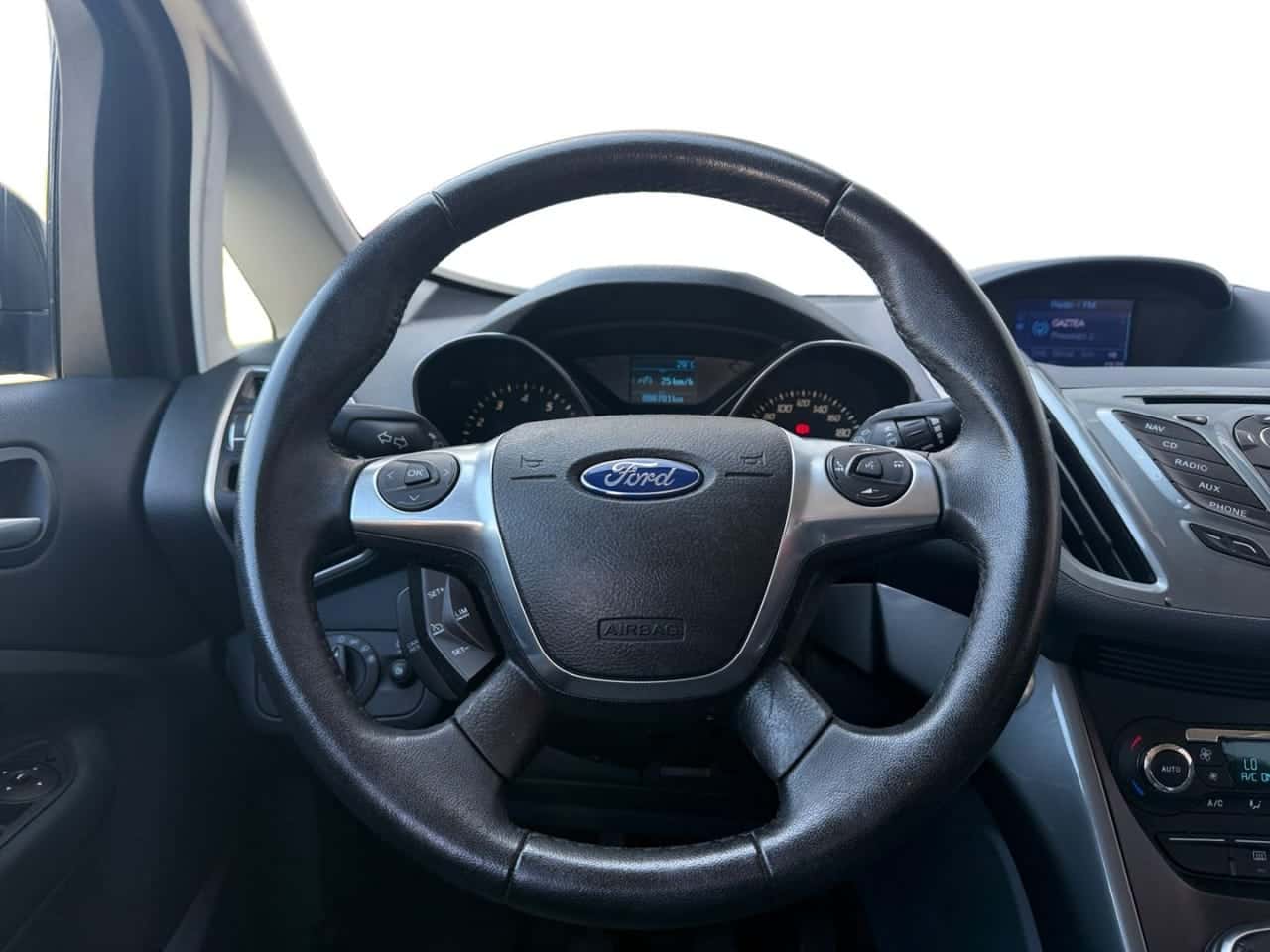 Ford C-Max 1.0 EcoBoost 125 Auto StartSt. Titanium — foto 13 de 18