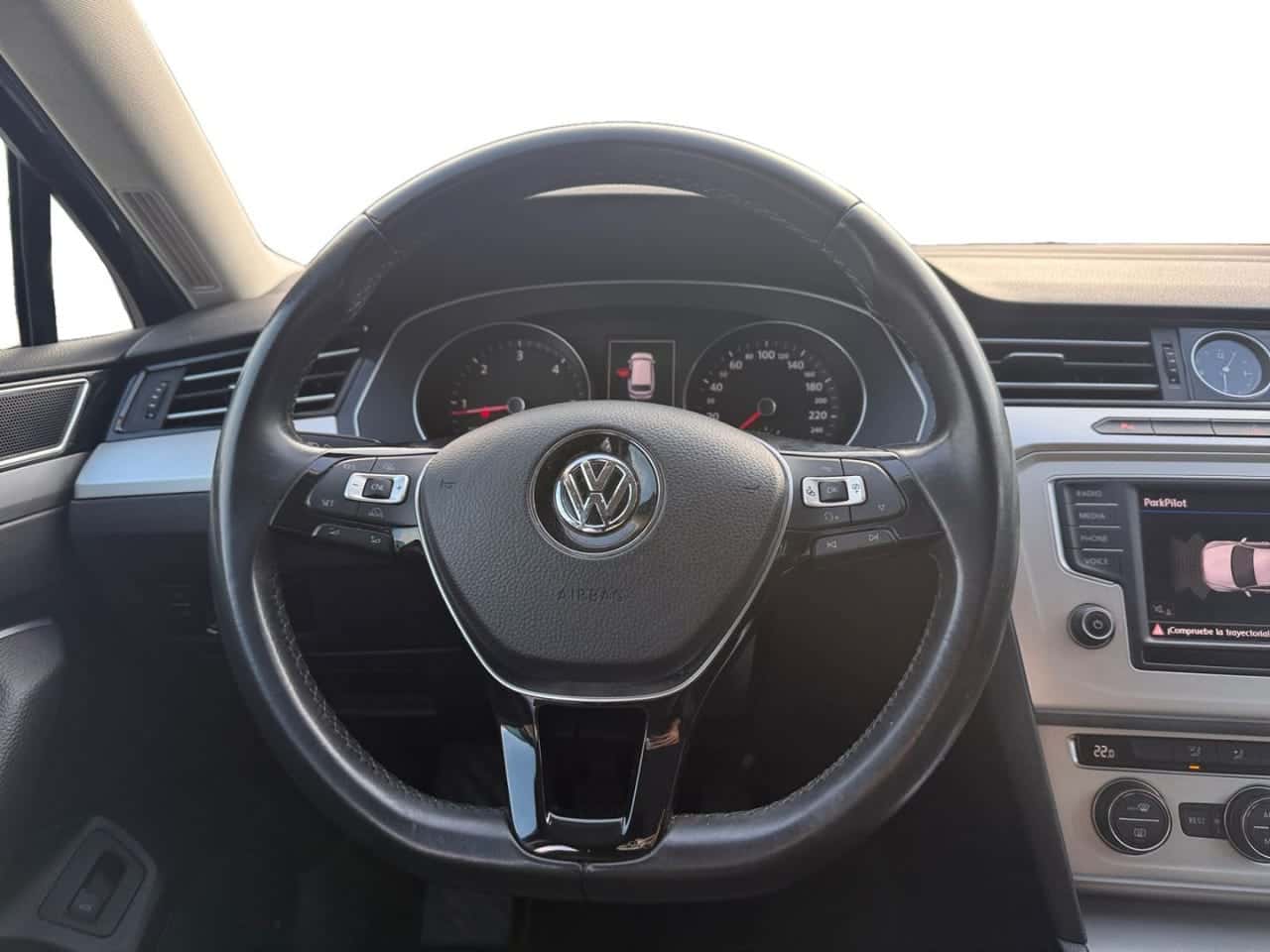 Volkswagen Passat Advance 2.0 TDI 110 kW 150 CV Variant — foto 13 de 23