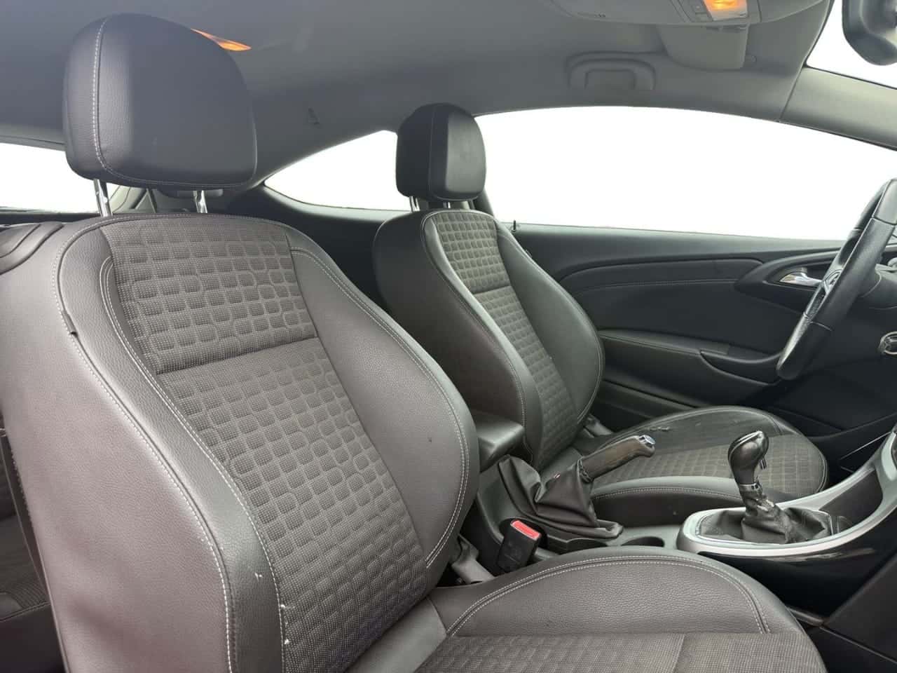 Opel Astra 1.4 Turbo SS Sportive GTC — foto 18 de 22
