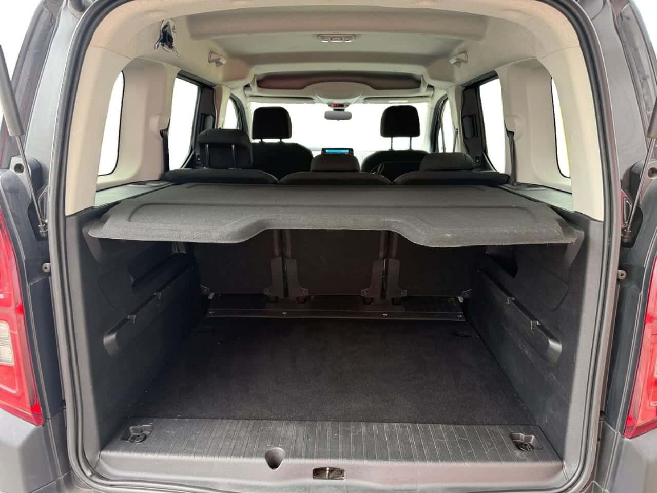 Citroën Berlingo Talla M BlueHDi 100 Shine — foto 17 de 25