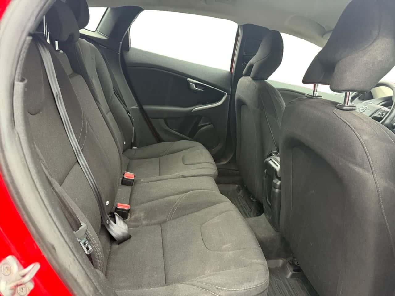 Volvo V40 Cross Country 2.0 D2 Cross Country — foto 18 de 25