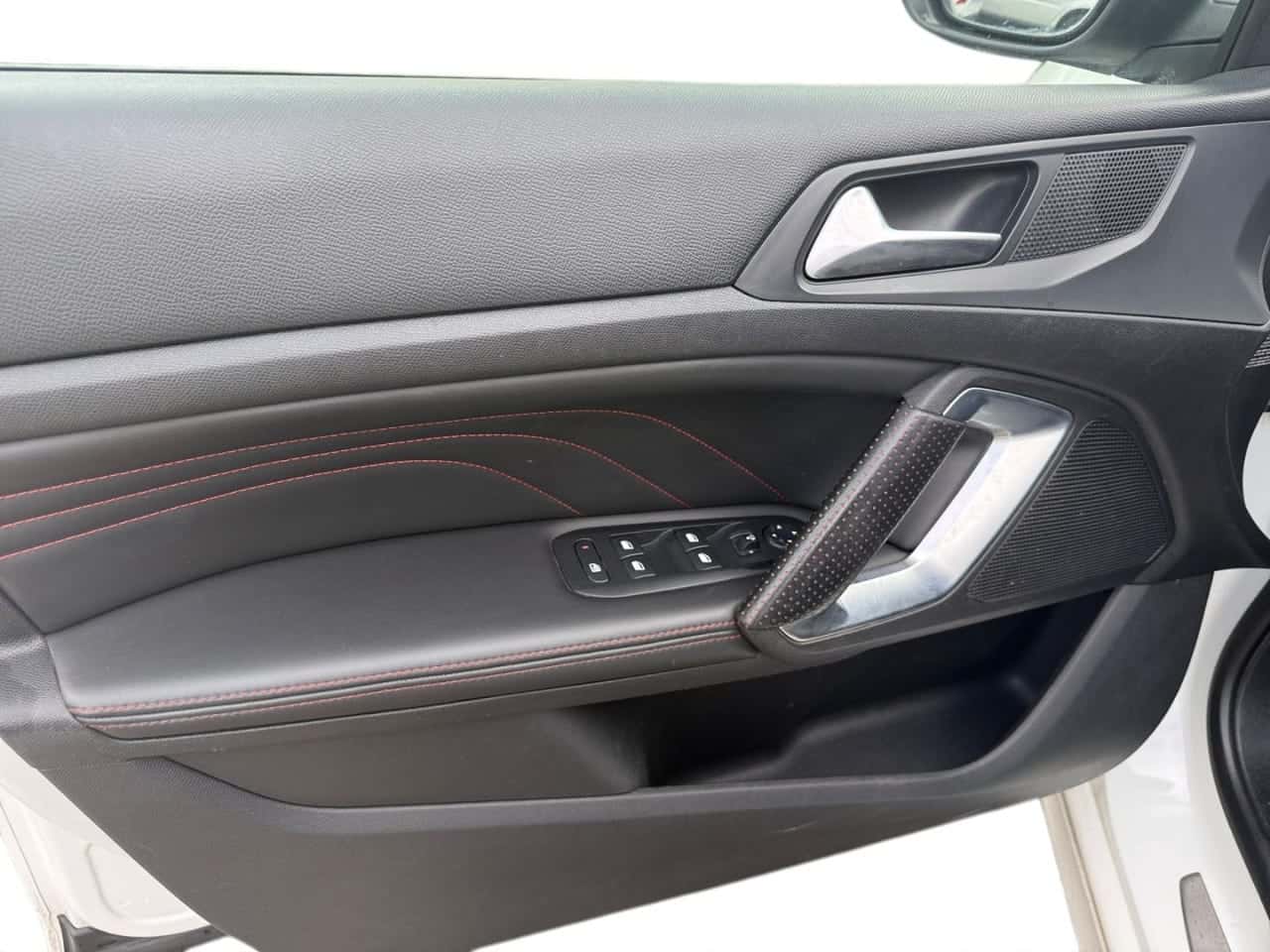Peugeot 308 SW GT Line 2.0 BlueHDi 110 kW 150 CV — foto 11 de 24